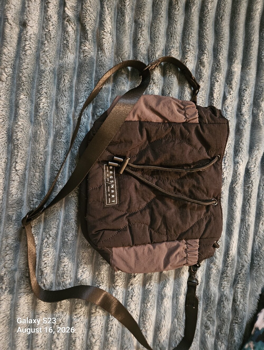 Bagsmart  Casual Two-Tone Black And Gray Crossbody Bucket Bag